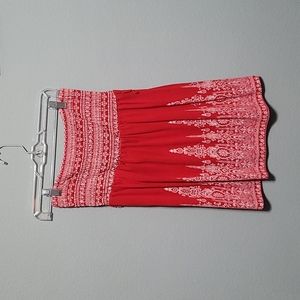 Red and white strapless shirt